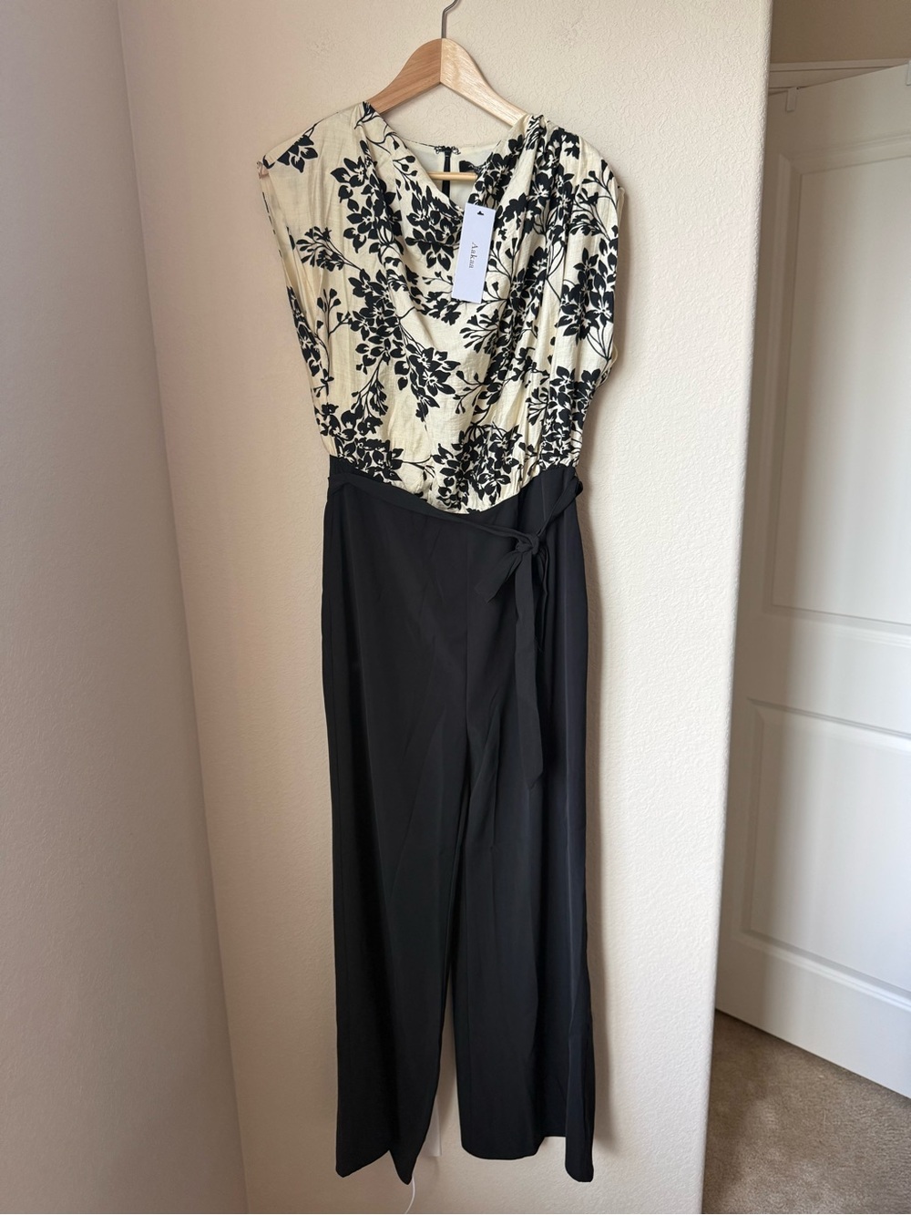 Aakaa Black Cream Floral Wide Leg Jumpsuit Tie Waist NWT Size L